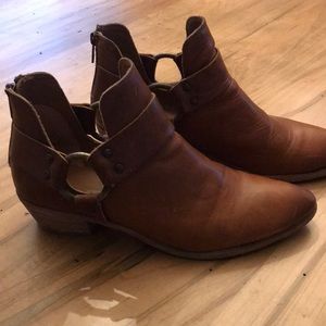 Frye booties Size 9 Brown